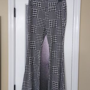 No Boundaries black and white print pants